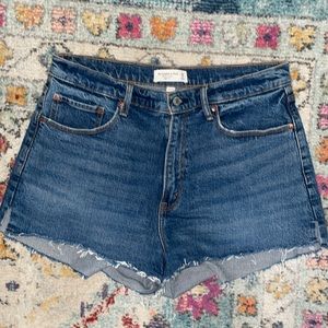 Abercrombie & Fitch Curve Love High Rise Mom Short size 31/12